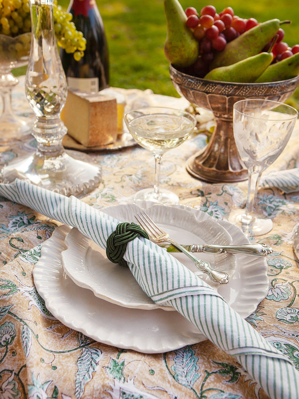 Pleated napkin rings in Green