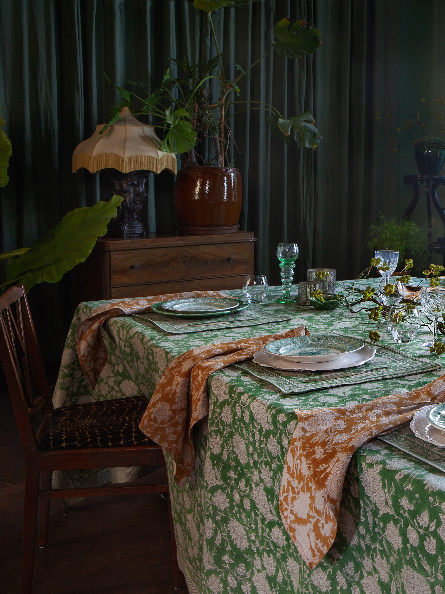 Linen napkins with Indian Rose in Ochre