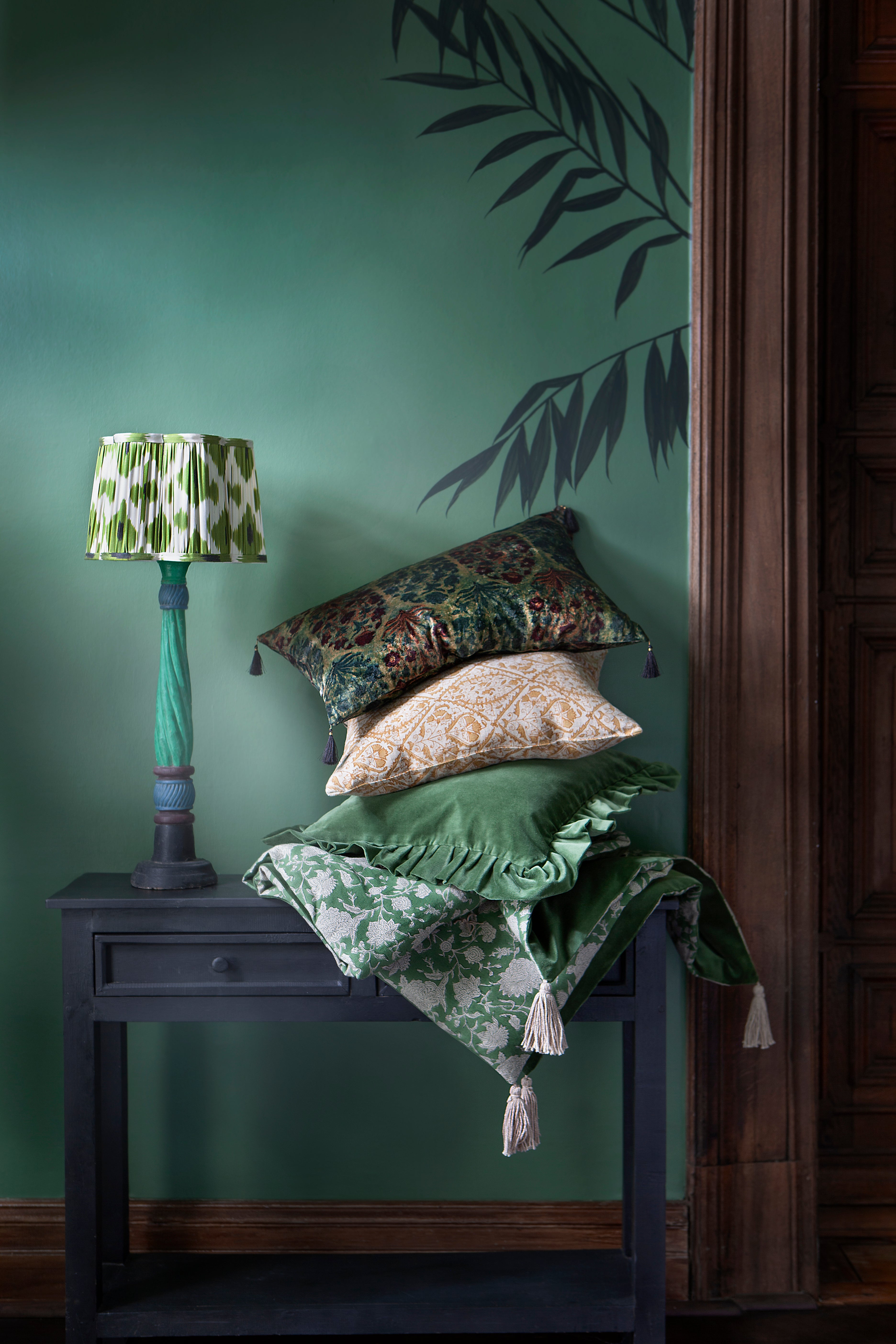 Silk Lampshade Scallop with Ikat print in Green