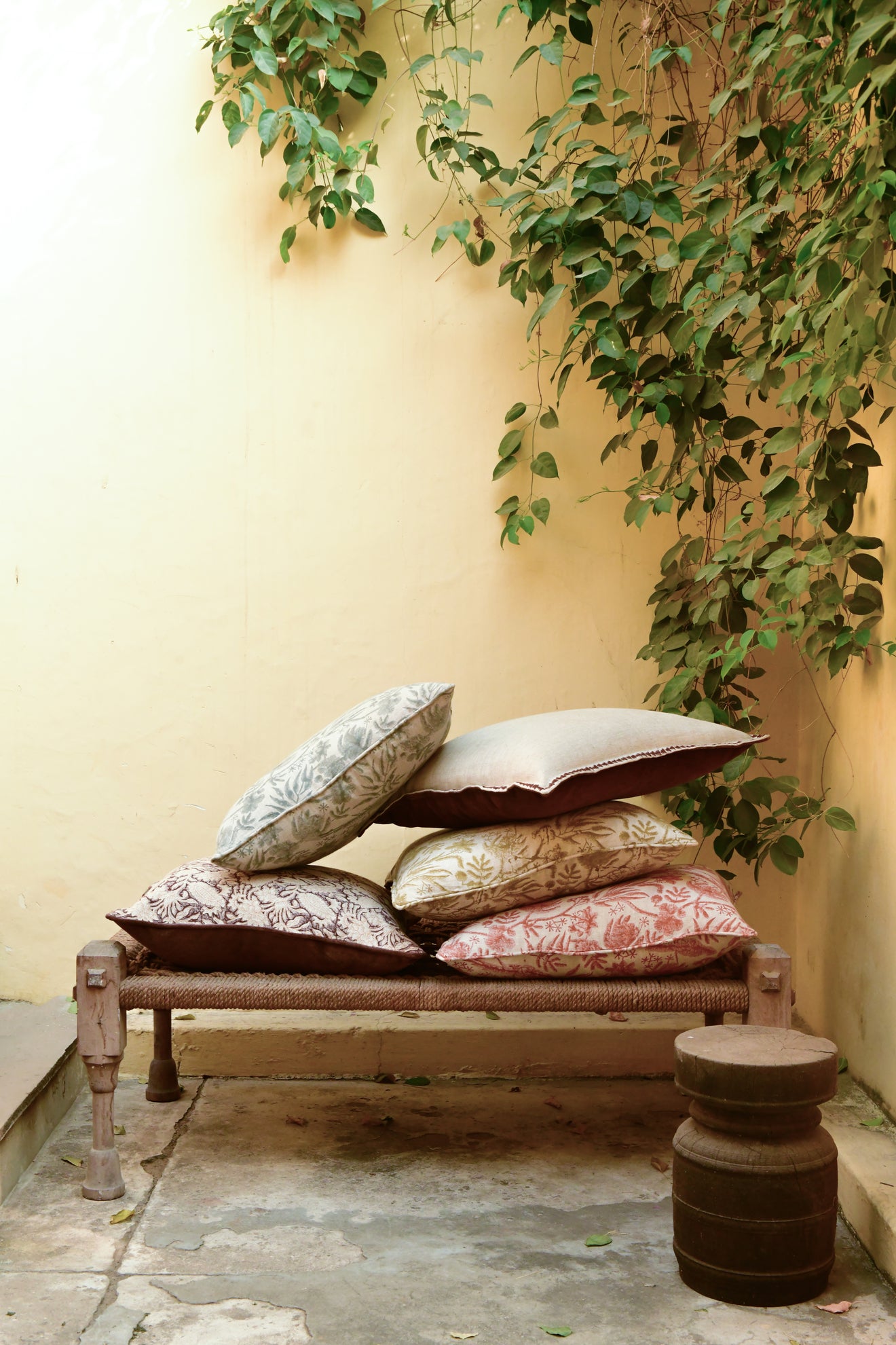 Linen cushion with Parrot Open in Ochre