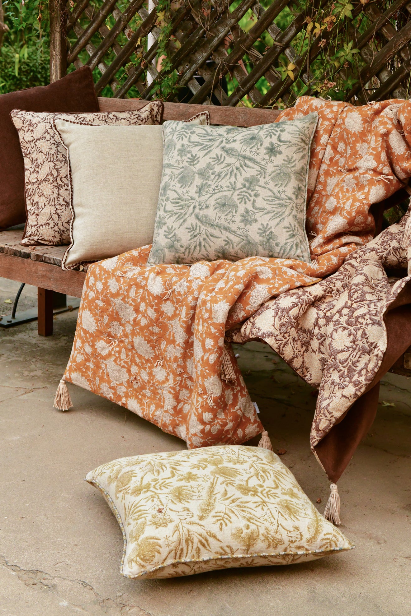 Linen cushion with Parrot Open in Ochre