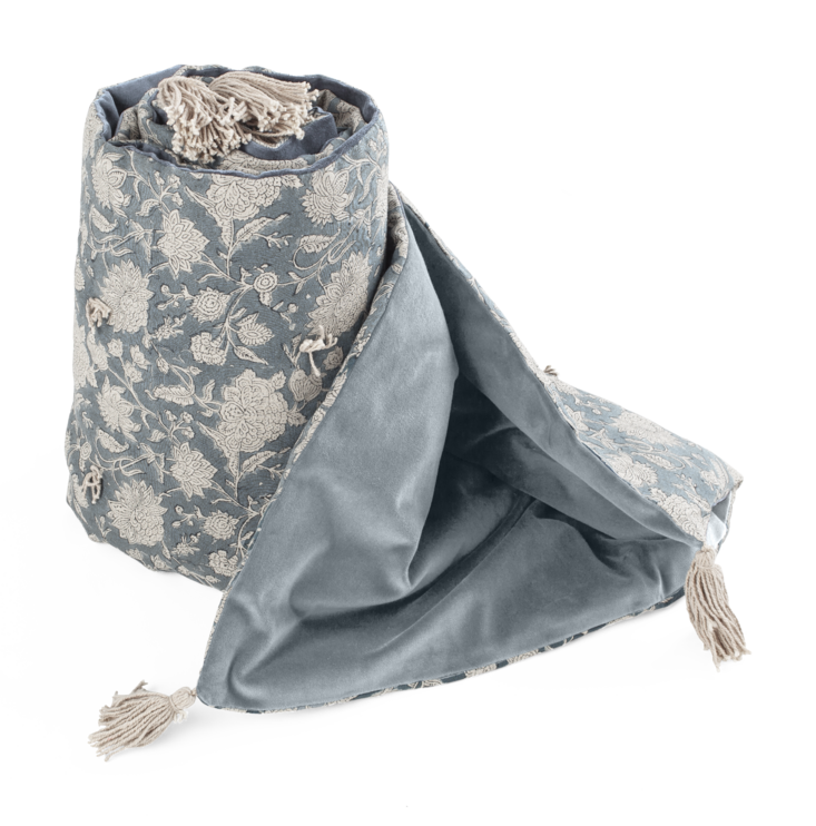 Sofa Coser with Indian Rose in Dusty Blue