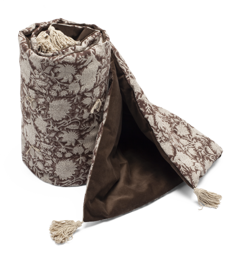 Sofa Coser with Indian Rose in Brown