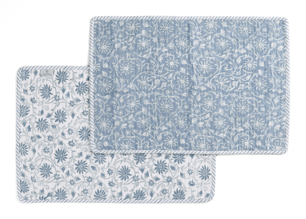 Quilted placemats with Margerita print in Cashmere Blue