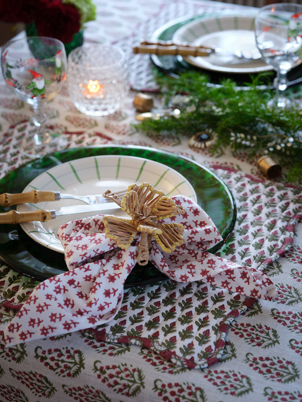 Napkins with Dancing Star print in Red