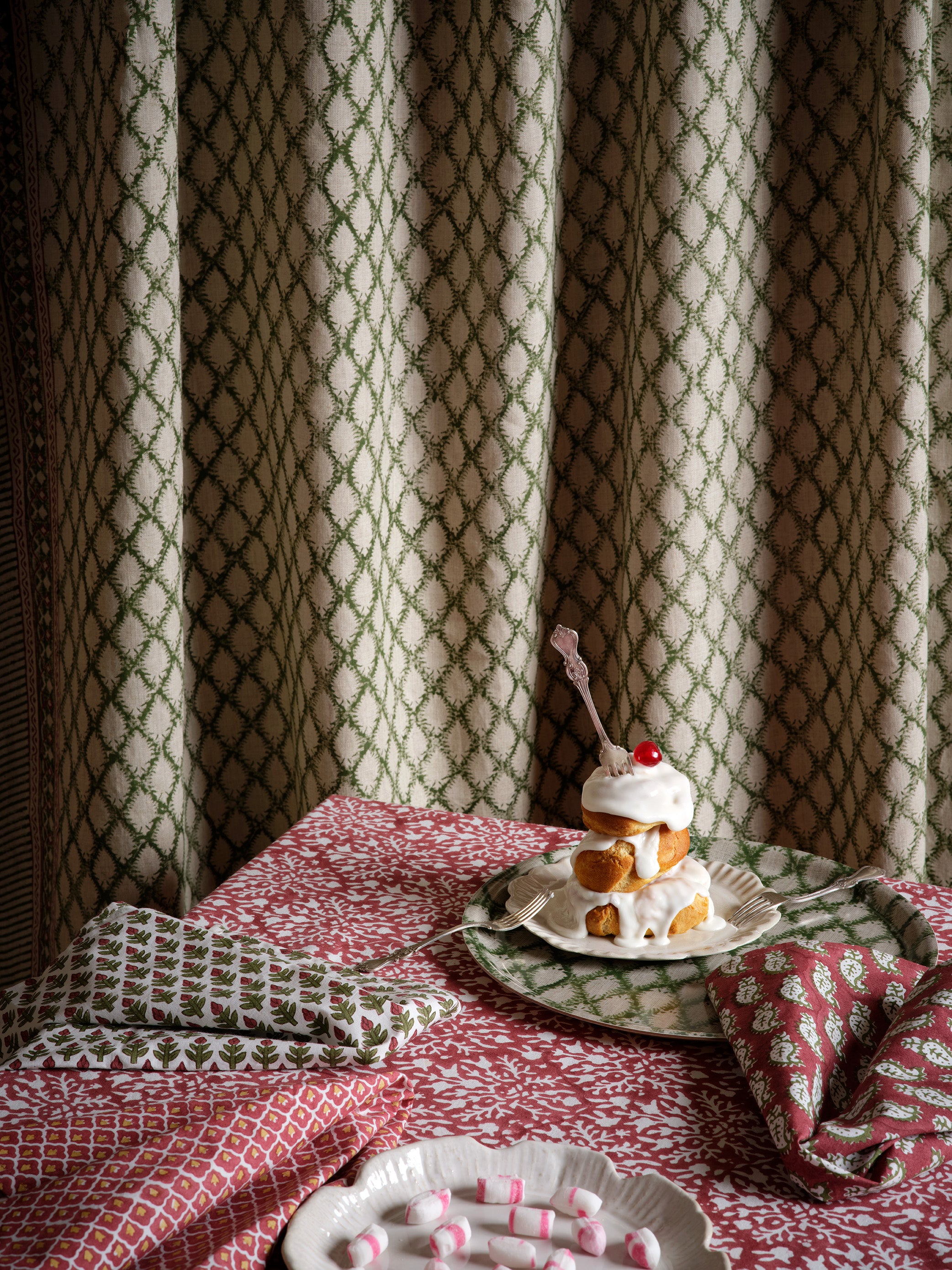 Napkins with Diamond & Fan in Red & Yellow
