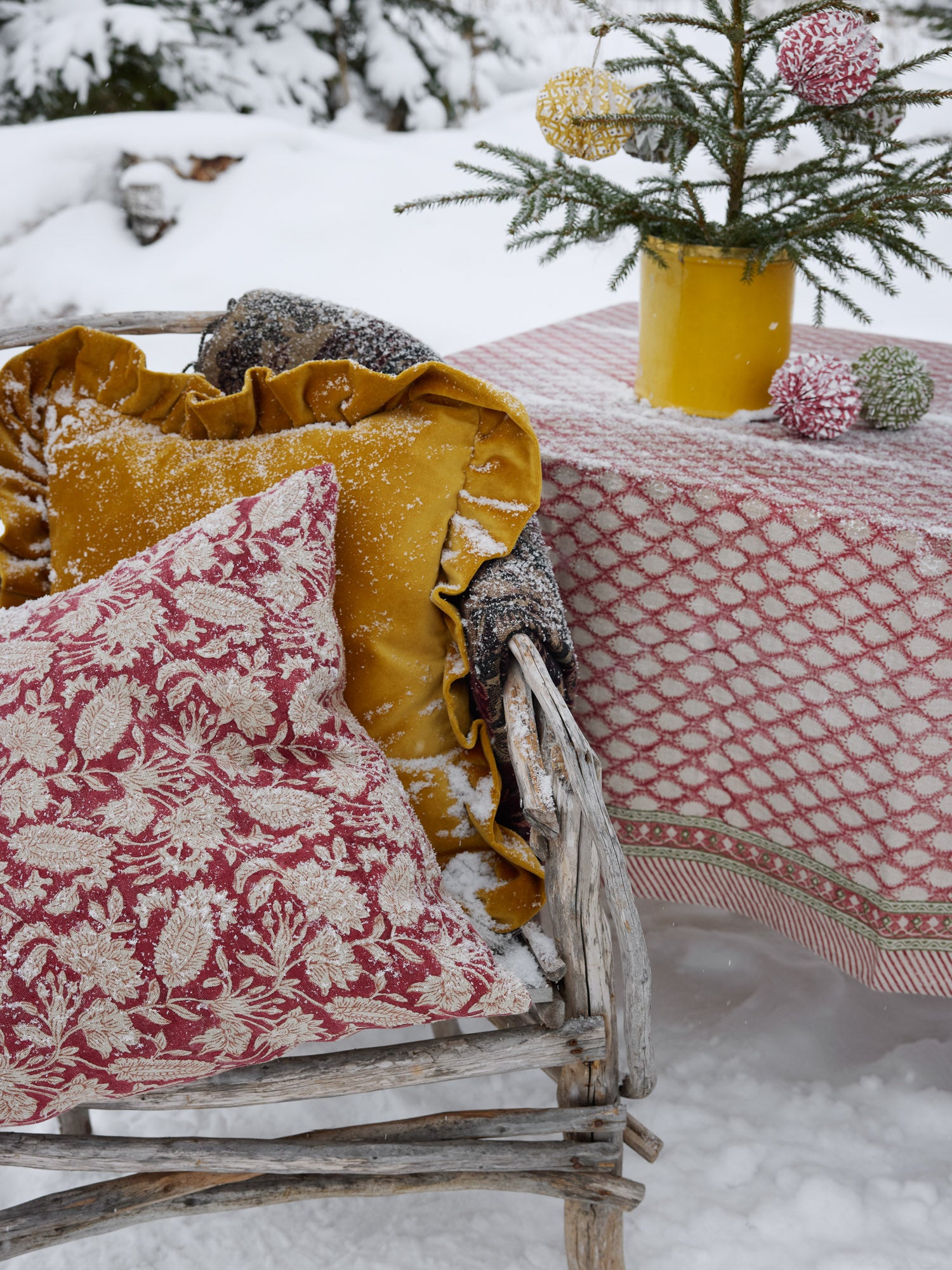 Linen cushion with Jodhpur print in Red