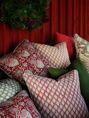 Linen cushion with Oriental print in Red