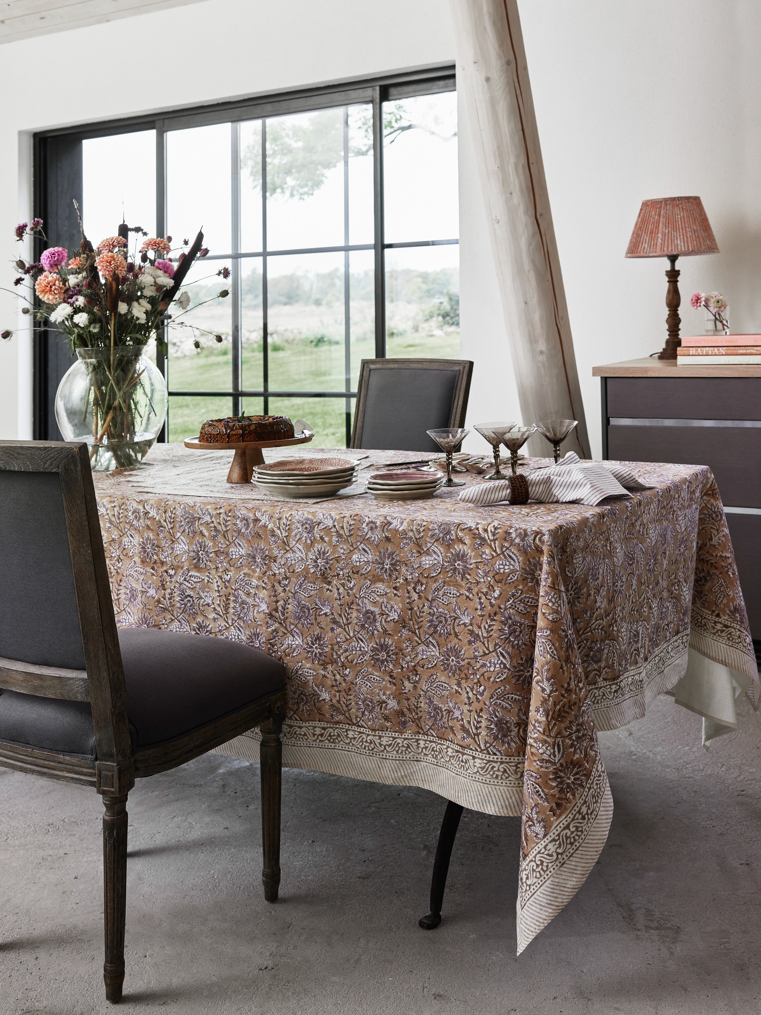 Linen tablecloth with Indian Summer print in Beige/Lavender