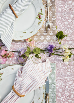 Margerita tablecloth in Fuchsia Rose