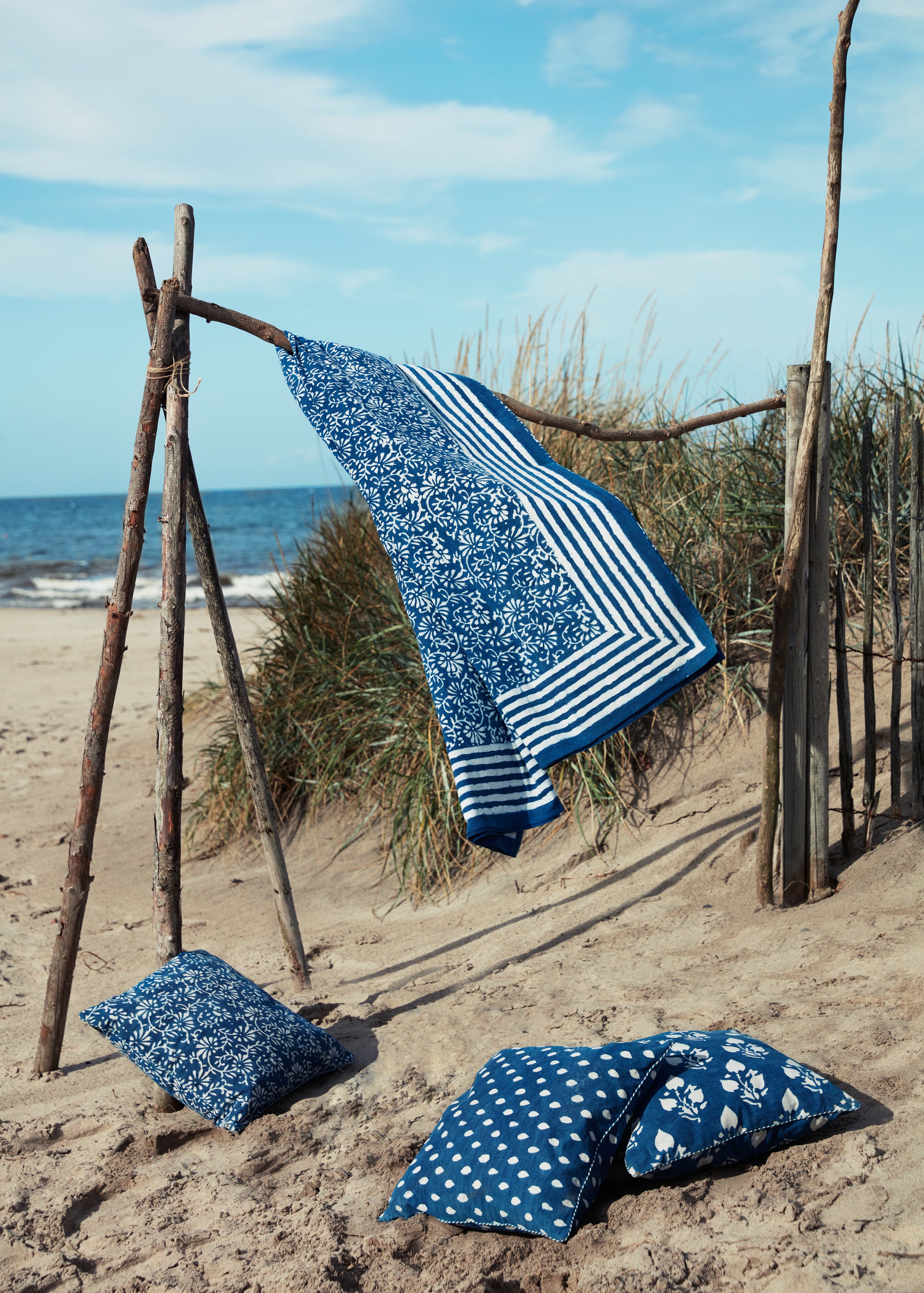 Tablecloth with Aster print in Indigo