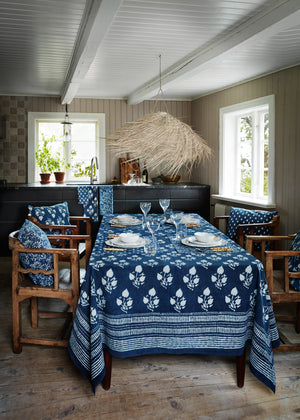 Tablecloth with Leaf print in Indigo