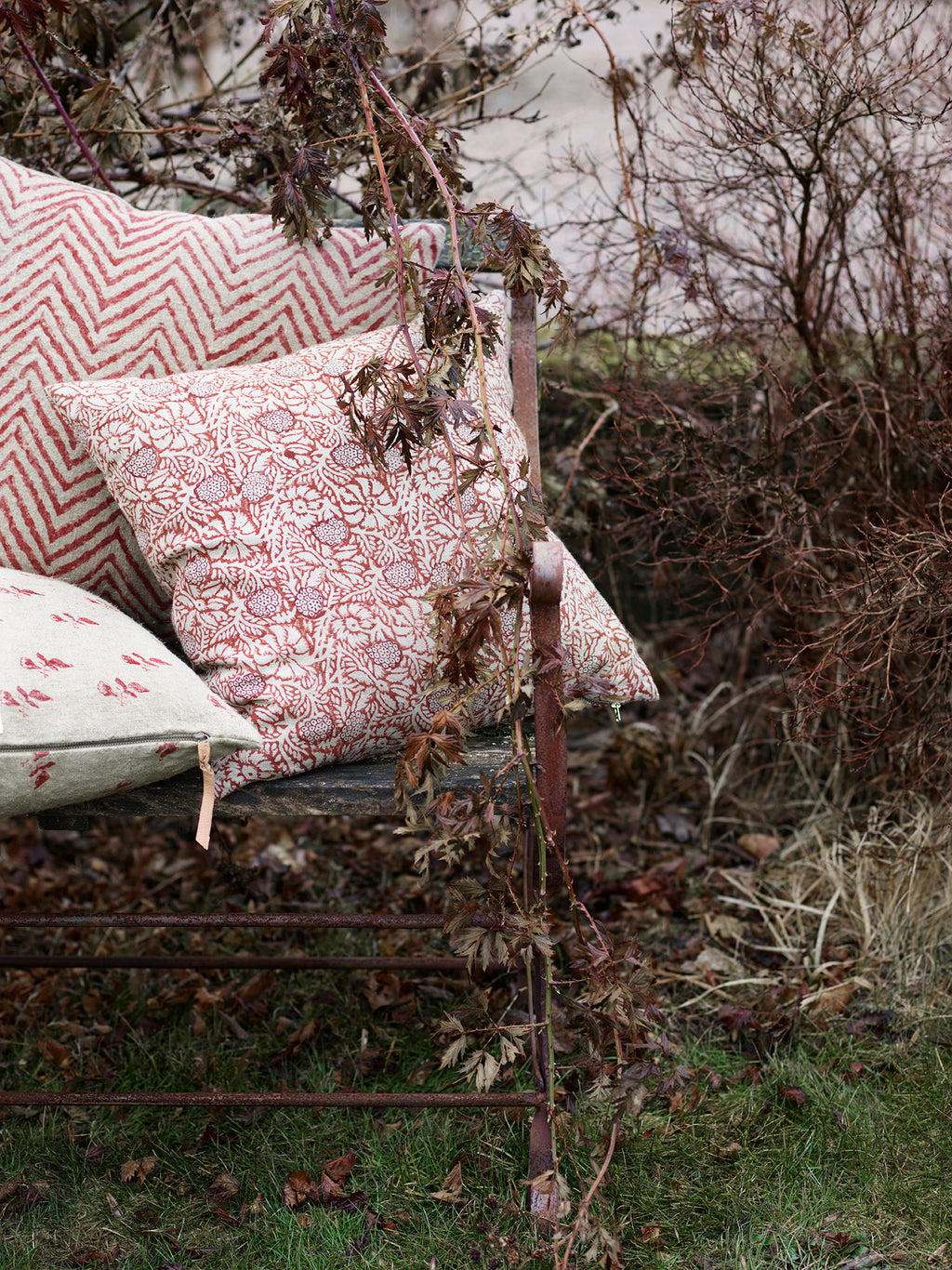 Linen cushion with Meadow print in Spicy Red