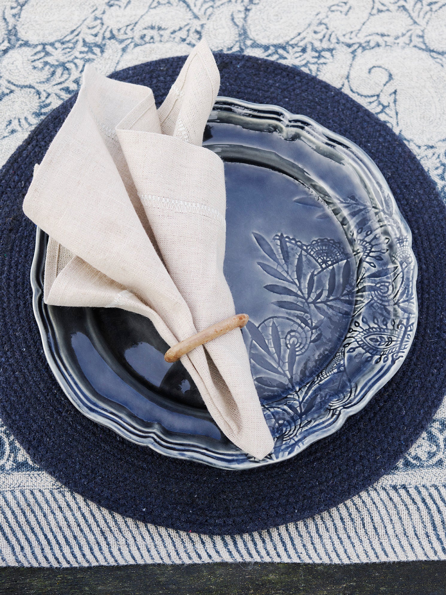 Beige linen napkins with embroidery